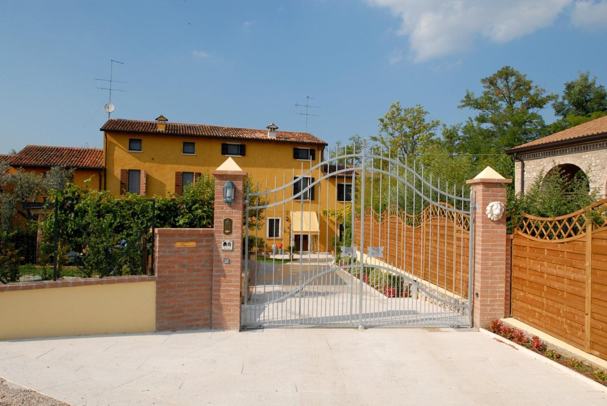 B&B Casacasina Monzambano Exterior foto