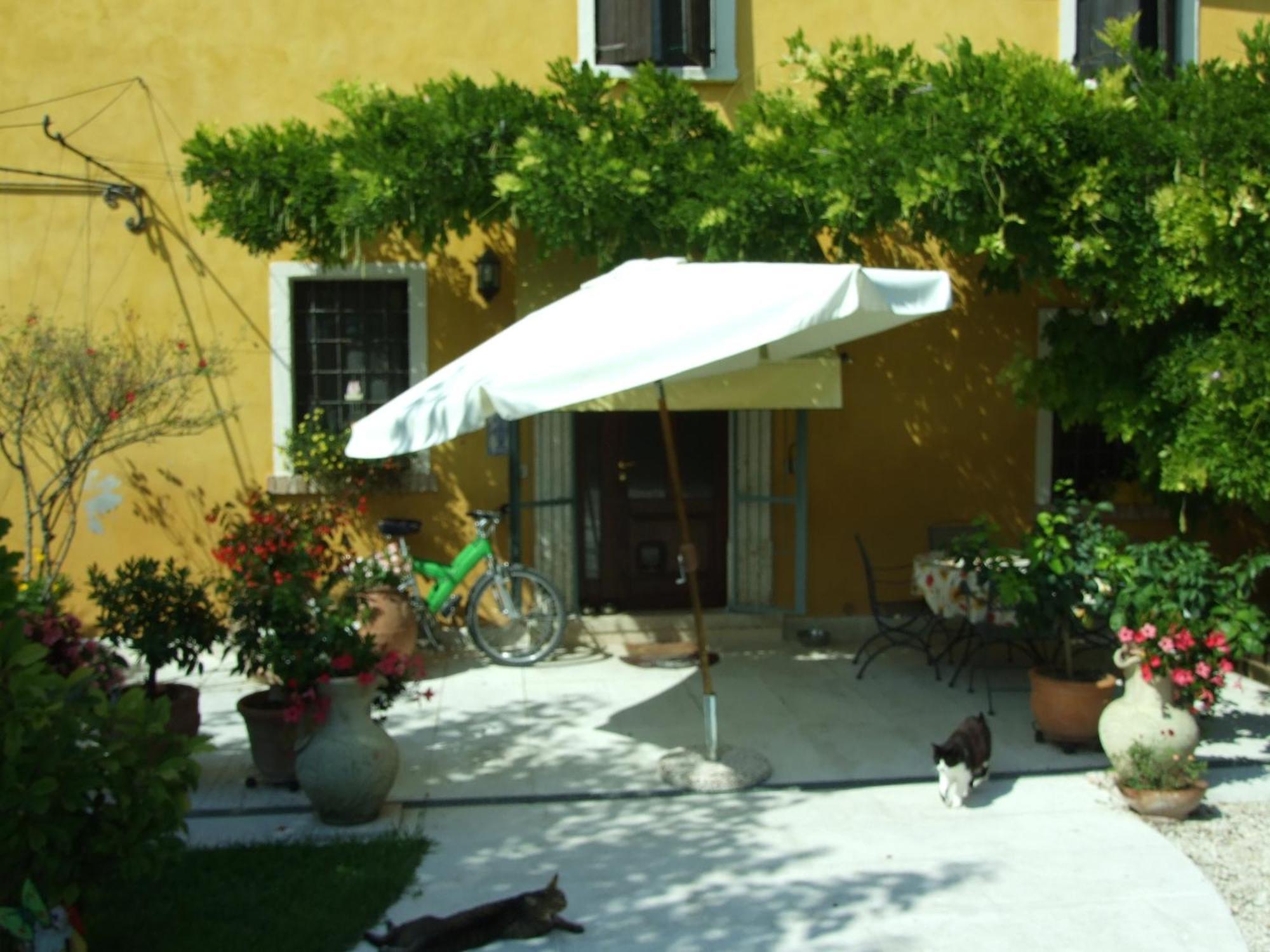 B&B Casacasina Monzambano Exterior foto